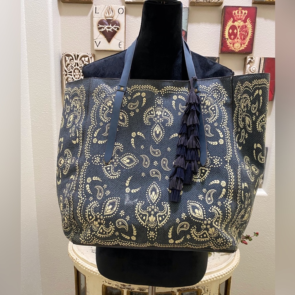 Leather and embroidered large tote in blue leather and cream embroidery